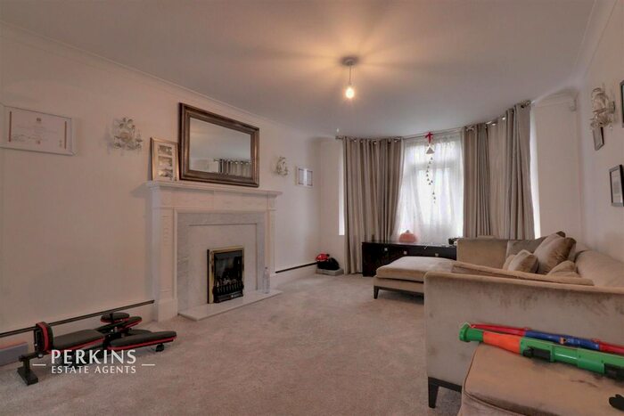 3 Bedroom Detached House To Rent In East Hill, Wembley, HA9