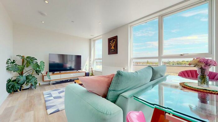 3 Bedroom Flat To Rent In Montmorency Gardens, N11