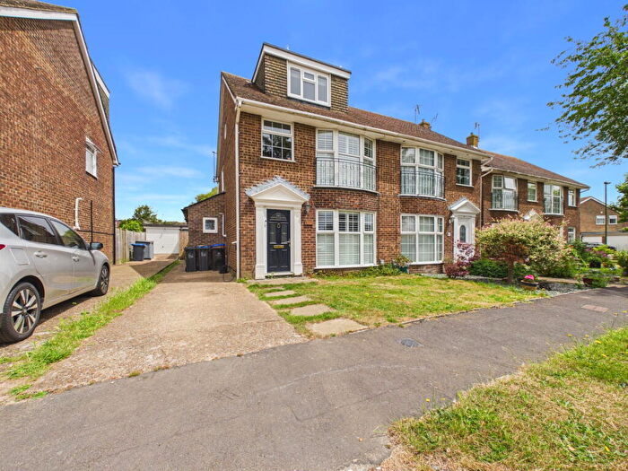 4 Bedroom Semi Detached House For Sale In Greenacres, Shoreham By Sea, BN43