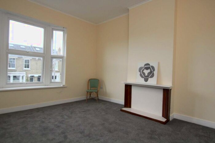 3 Bedroom Flat To Rent In Kings Road, Kingston Upon Thames, KT2