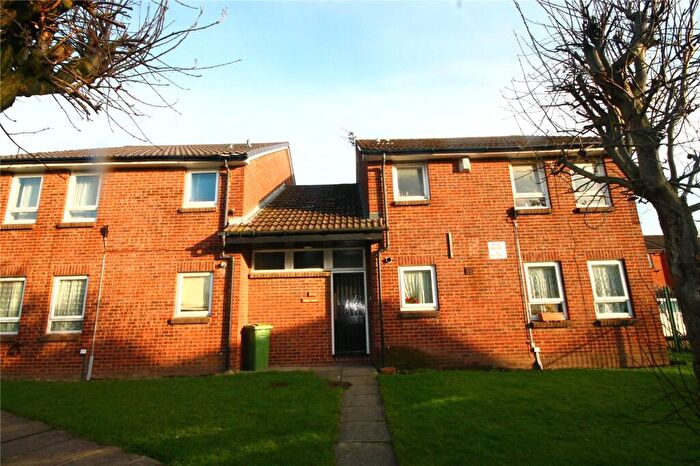 Apartment To Rent In Ellen Wilkinson Crescent, Manchester, M12