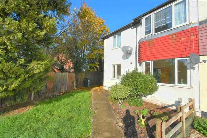 2 Bedroom Apartment To Rent In Shirley Close, Dartford, DA1