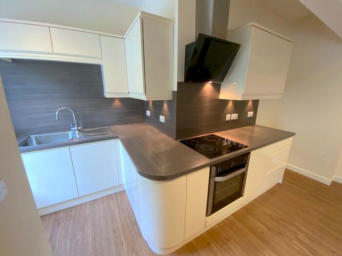 2 Bedroom Flat To Rent In Bradshaw Brow, Bolton, BL2