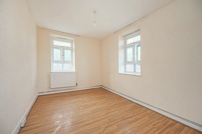 3 Bedroom Flat To Rent In Homerton Road, Hackney, London, E9