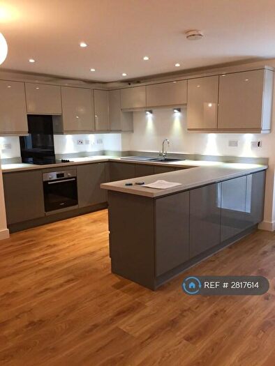 2 Bedroom Flat To Rent In Upper Bath Road, Thornbury, Bristol, BS35