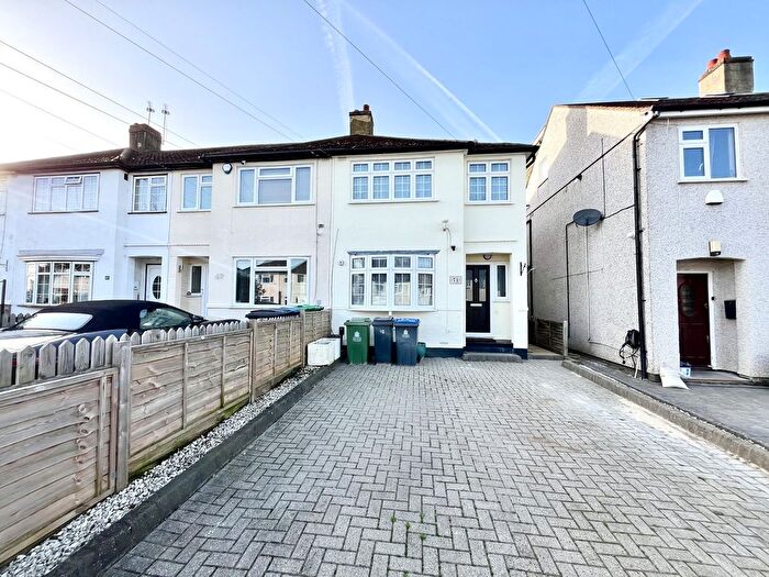 3 Bedroom End Terrace House To Rent In Roebuck Road, Chessington, Surrey., KT9