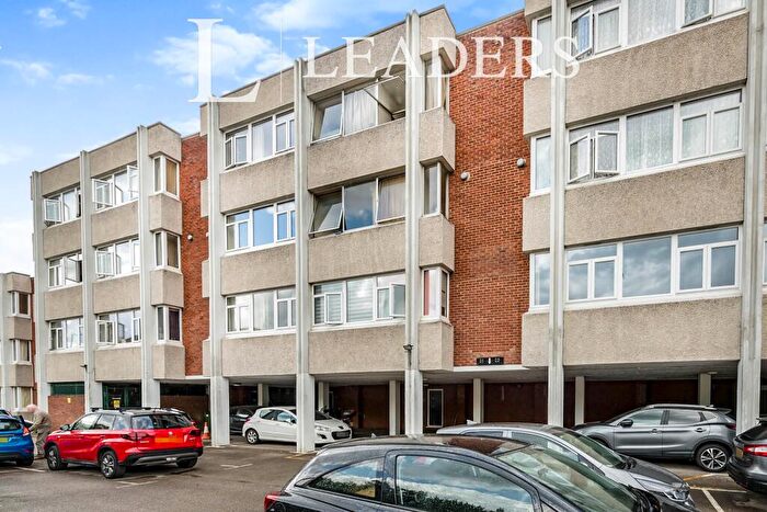 2 Bedroom Flat To Rent In Grammar School Walk, Huntingdon, PE29