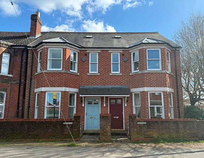 3 Bedroom Semi Detached House To Rent In Station Road, Romsey, SO51
