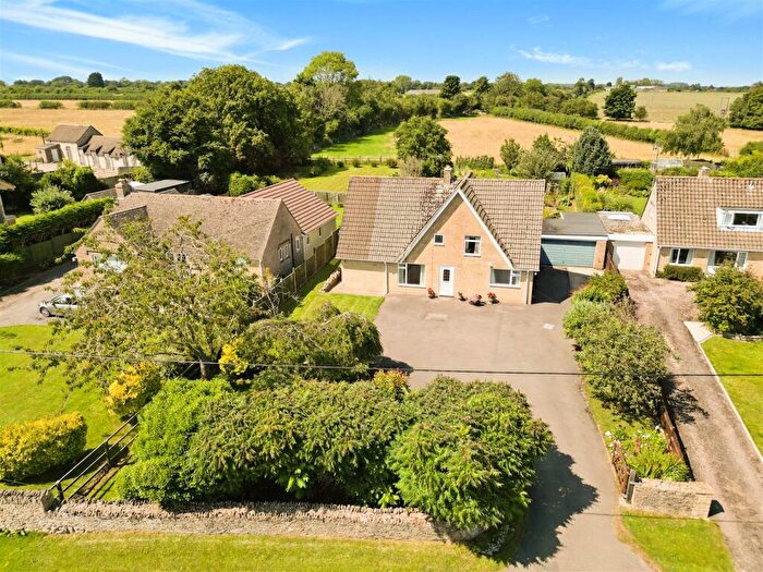 4 Bedroom Detached House For Sale In Far Oakridge, GL6
