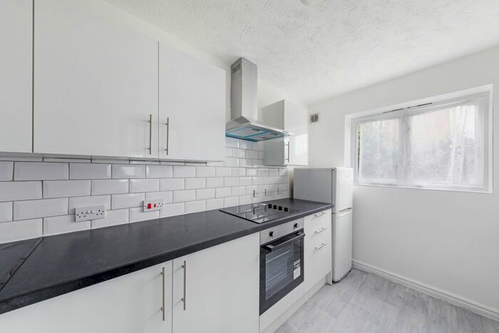 2 Bedroom Flat To Rent In Hartley Court, Mitcham, CR4