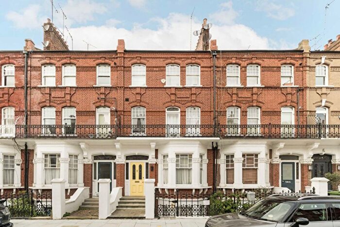 1 Bedroom Flat To Rent In Stonor Road, London, W14