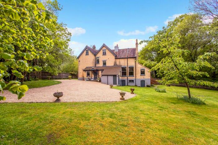 6 Bedroom House To Rent In Wrecclesham Hill Farnham, GU10