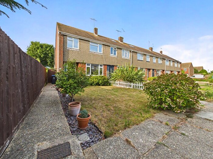 3 Bedroom End Of Terrace House To Rent In Cedar Close, Worthing, BN13
