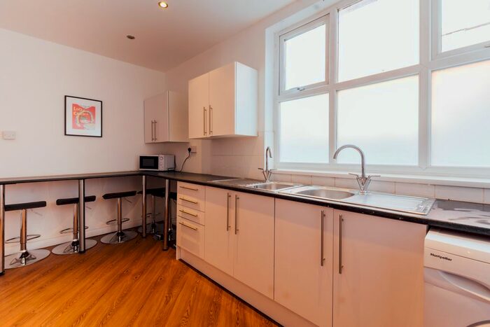 6 Bedroom Flat To Rent In Cranbrook Avenue, Hull HU6