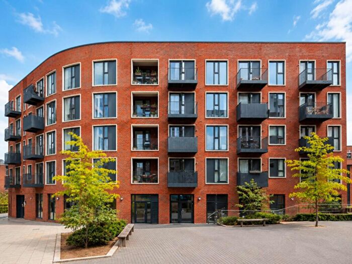 1 Bedroom Flat To Rent In Newland Gate, Lilys Walk, High Wycombe, HP11