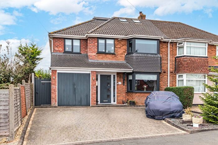 5 Bedroom Semi-detached House For Sale In Clent Road, Rubery, Rednal, B45