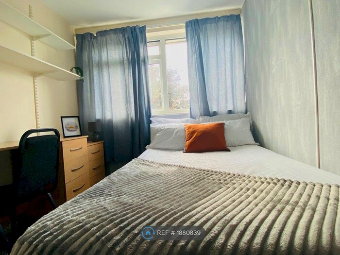 6 Bedroom Terraced House To Rent In Greenwood Court, Leamington Spa, CV32