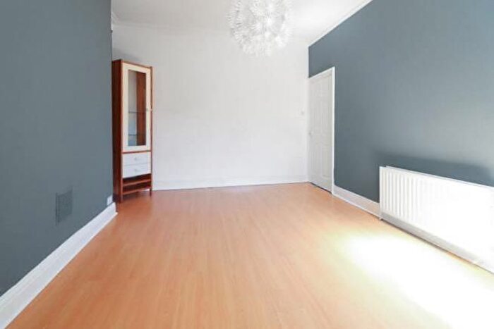 3 Bedroom Flat To Rent In Stanhope Road, South Shields, NE33