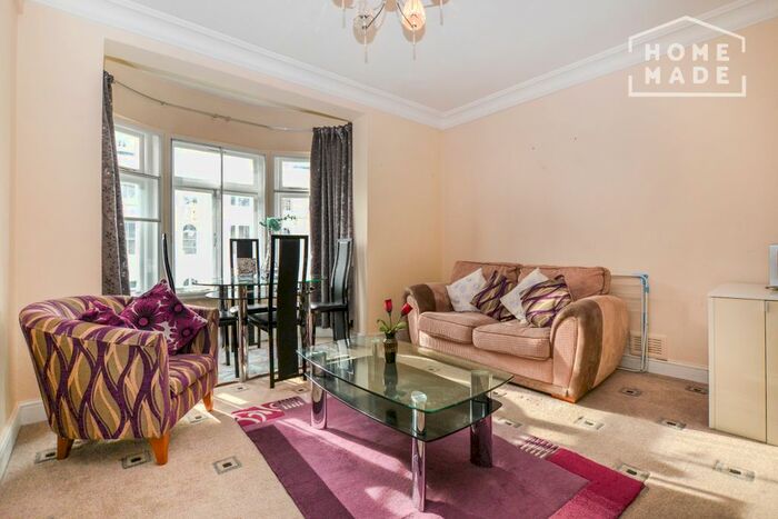 1 Bedroom Flat To Rent In Gloucester Terrace, Paddington, W2