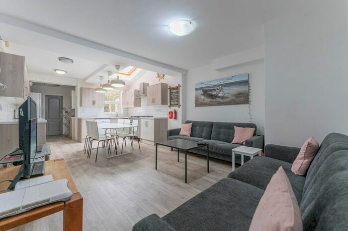 6 Bedroom Terraced House To Rent In Teignmouth Road, Selly Oak, Birmingham, B29