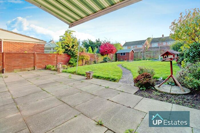 3 Bedroom Detached House For Sale In Mantilla Drive, Stivichall Grange, Coventry, CV3