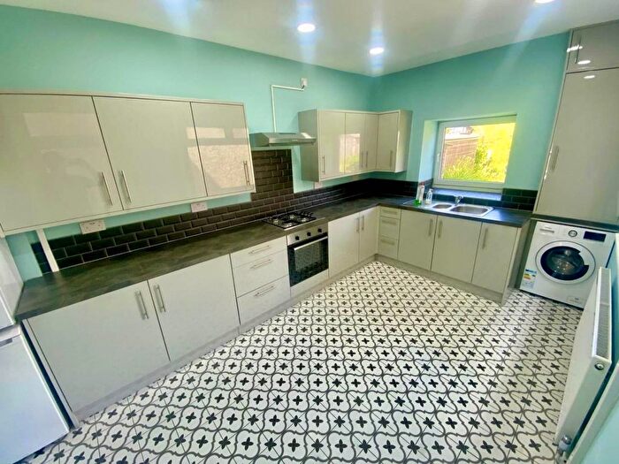 3 Bedroom Property To Rent In Carmarthen Road, Gendros, Swansea, SA5