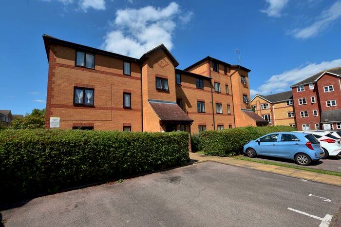 2 Bedroom Flat To Rent In Winery Lane, Kingston Upon Thames, KT1