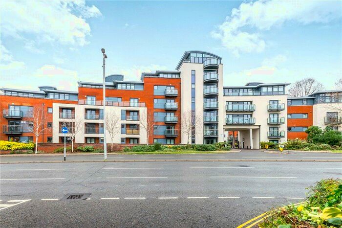 2 Bedroom Apartment To Rent In Kings Gate, Horsham, RH12