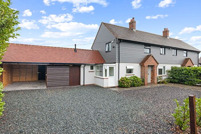 3 Bedroom Semi Detached House For Sale In Watery Lane, Chichester, PO19