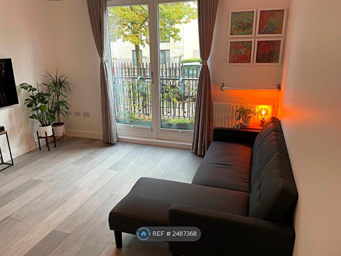 2 Bedroom Flat To Rent In Stothert Avenue, Bath, BA2
