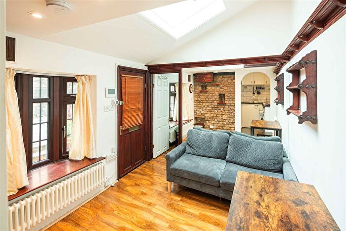 1 Bedroom Flat To Rent In Lisson Street, Marylebone, London, NW1
