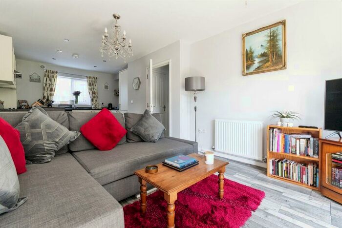 1 Bedroom Flat For Sale In Pix Court, Arlesey, SG15