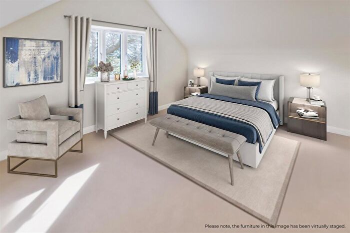 4 Bedroom Detached House For Sale In North Leigh Lane, Wimborne, BH21