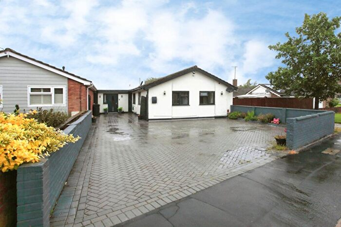4 Bedroom Detached Bungalow For Sale In Lawson Avenue, Peterborough, PE2