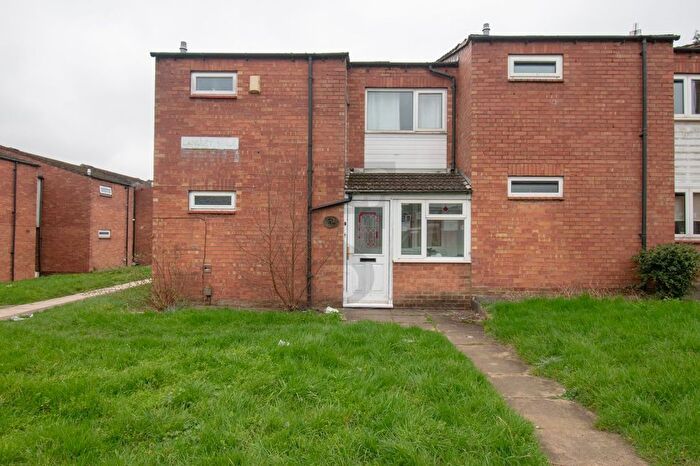 3 Bedroom End Terrace House For Sale In Langley Walk, Leicester, LE4