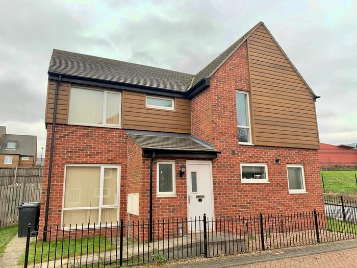 3 Bedroom Property To Rent In Pearsons View, Seacroft, Leeds LS14