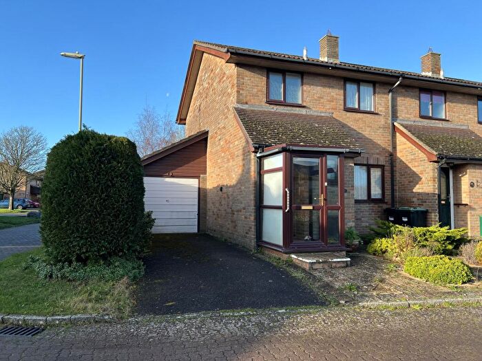 3 Bedroom End Of Terrace House For Sale In Ashdown Walk, New Milton, Hampshire., BH25