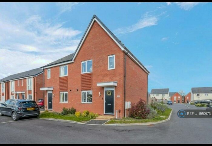 3 Bedroom Semi-Detached House To Rent In Tosney Place, Stafford, ST16