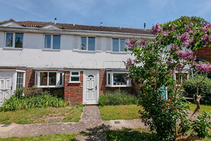 3 Bedroom Terraced House For Sale In Observatory Close, Benson, OX10