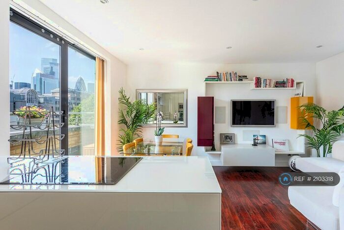 2 Bedroom Penthouse To Rent In East Smithfield, London, E1W