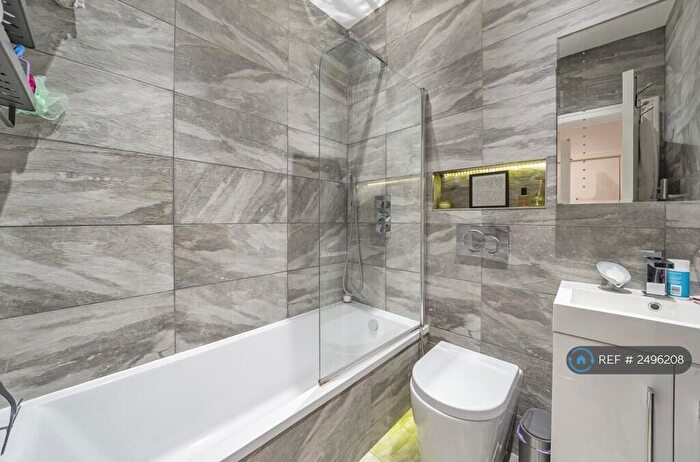 1 Bedroom Flat To Rent In Sefton Lodge, Windsor, SL4