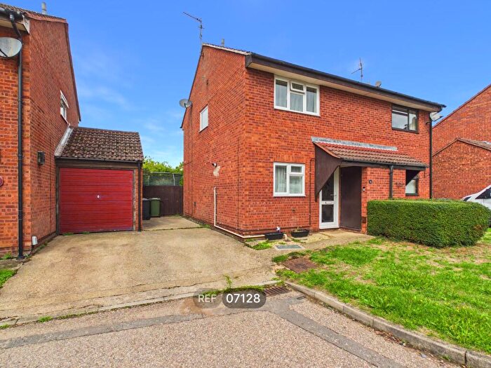 2 Bedroom Semi-Detached House To Rent In Hedgelands, Peterborough, PE4