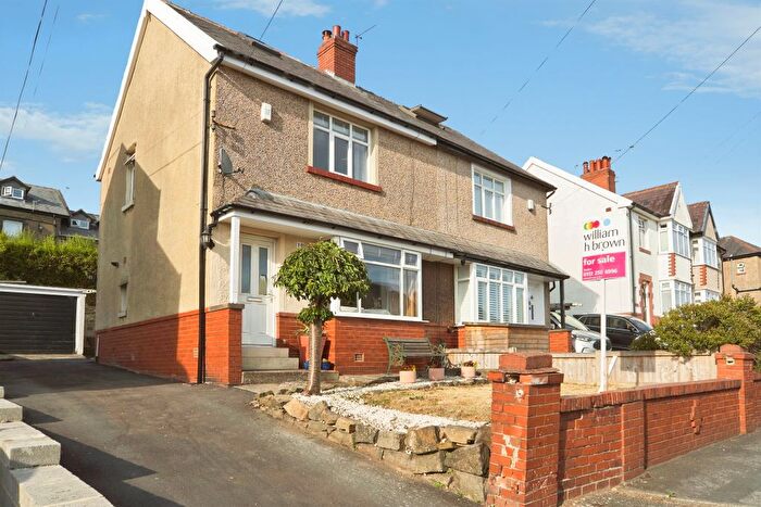 2 Bedroom Semi-Detached House For Sale In Hauxwell Drive, Yeadon, Leeds, LS19