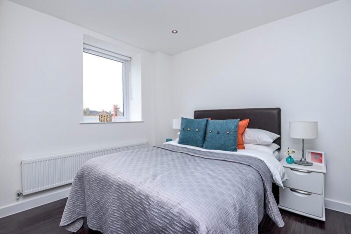 2 Bedroom Apartment To Rent In Northumberland House, Sutton, SM2