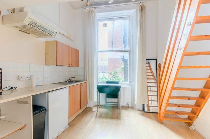 Studio To Rent In Collingham Place, Earls Court, London, SW5