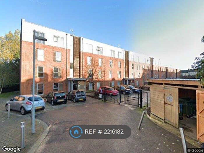 2 Bedroom Flat To Rent In Medway Drive, Tunbridge Wells, TN1