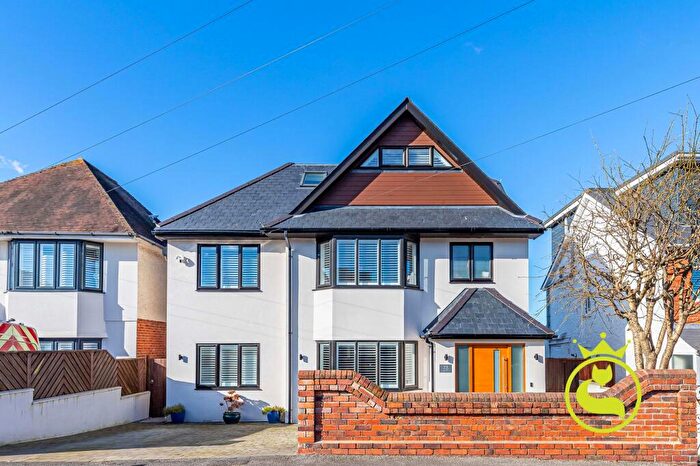 5 Bedroom Detached House For Sale In St Marys Road, Oakdale, Poole, BH15