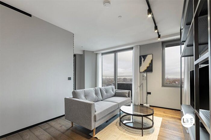 1 Bedroom Apartment To Rent In Hewett Street, London, EC2A