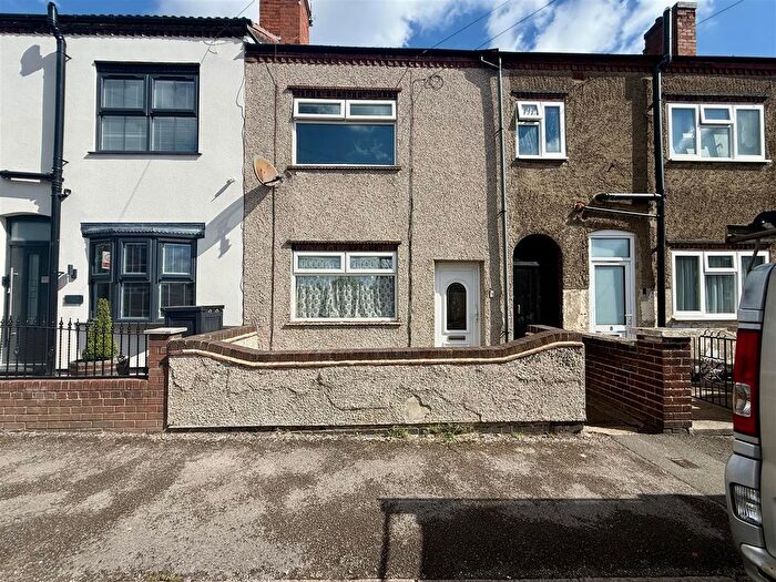 3 Bedroom Terraced House To Rent In Bank Street, Somercotes, DE55