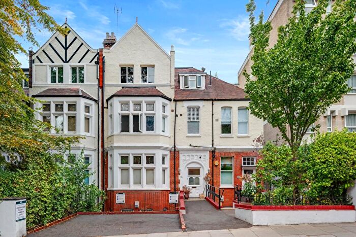 1 Bedroom Apartment For Sale In Frognal, Hampstead, NW3